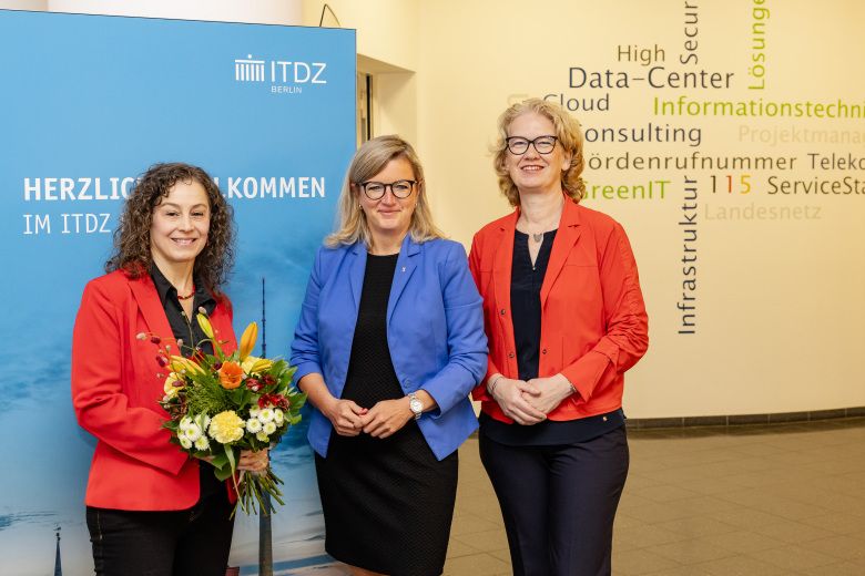 Dr. Borelli wird zusammen mit Martina Klement und Anne Lolas