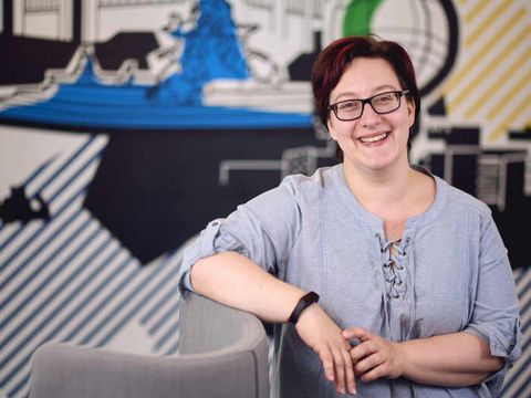 Stefanie Rode lächelt in die Kamera