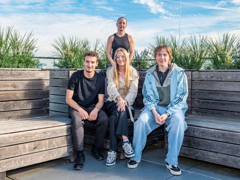 4 Studierende auf Gruppenfoto