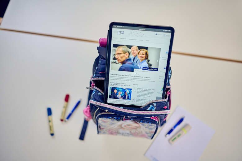 Schulranzen mit Tablet