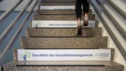 BGM - Treppenstufen im ITDZ Berlin