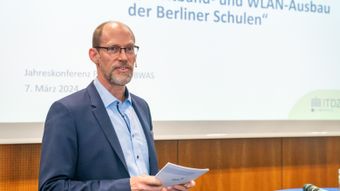 Ralf Brüchmann beim Vortragen